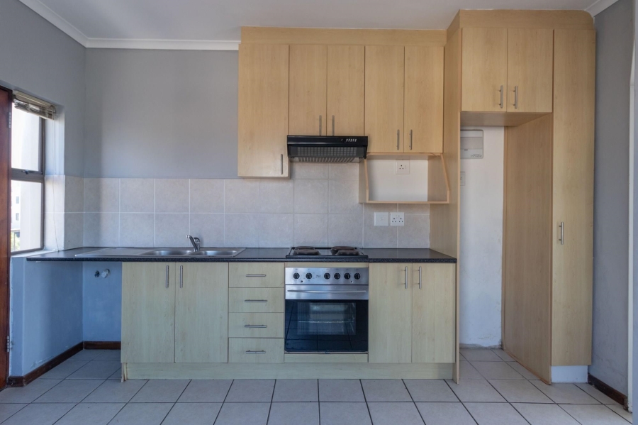To Let 1 Bedroom Property for Rent in Bloubergrant Western Cape